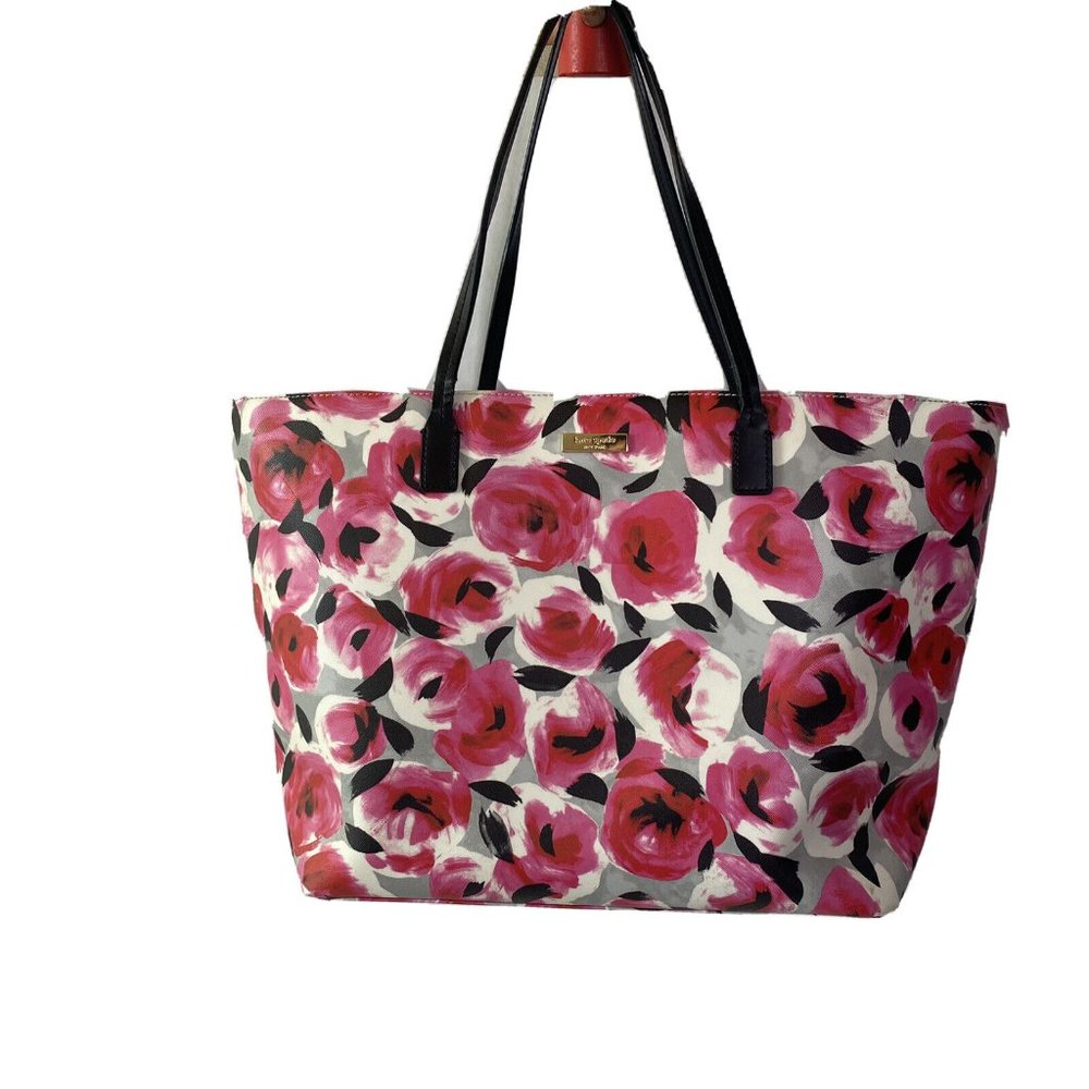 SHORE STREET MARGARETA ROSE BED TOTE  .  This luxurious designer tote boasts a d